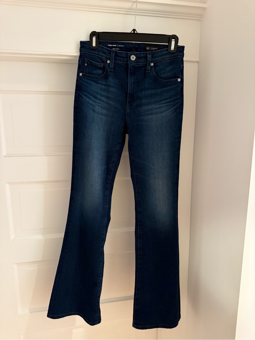 AG Farrah Boot Cut Mid-Rise Jeans Size 26